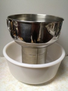 Breast measuring apparatus based on Archimedes' principle.