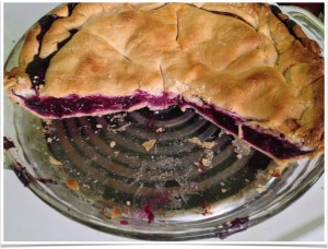 The cut Blueberry with Apple pie.